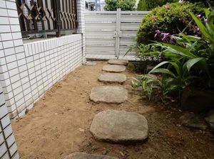 世田谷草取り2.jpg